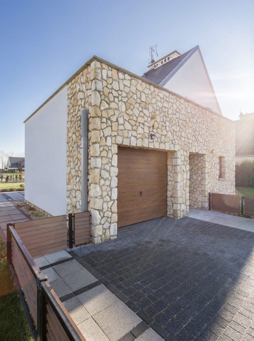 beautiful-house-in-the-suburbs-e1630595542250-pf2n5gl18rjzmaugoy8trvt94161yyp9eu1qtquarc