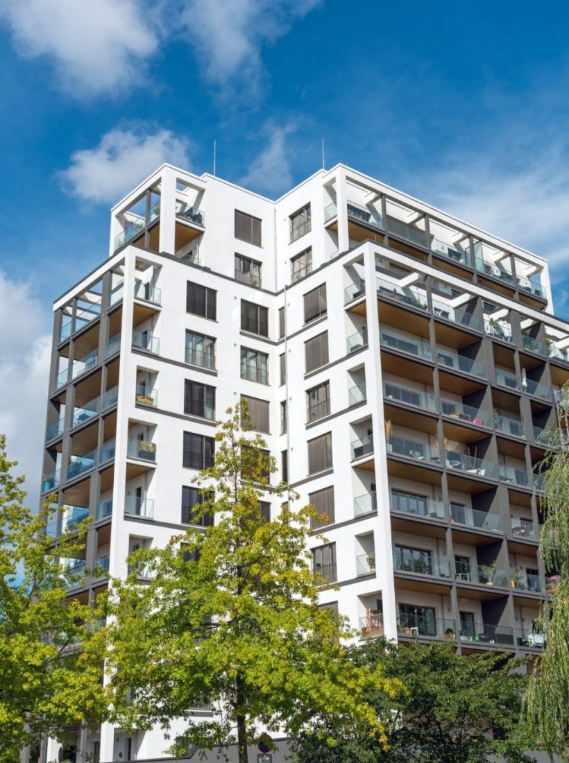 big-modern-apartment-house-e1630595490940-pf2n5gl18rjzmaugoy8trvt94161yyp9eu1qtquarc